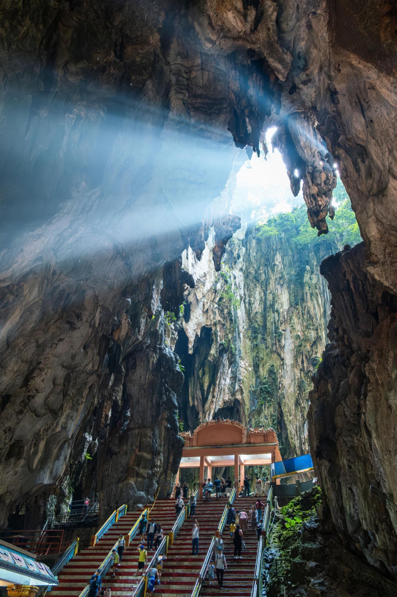 洞窟内部の巨大空間