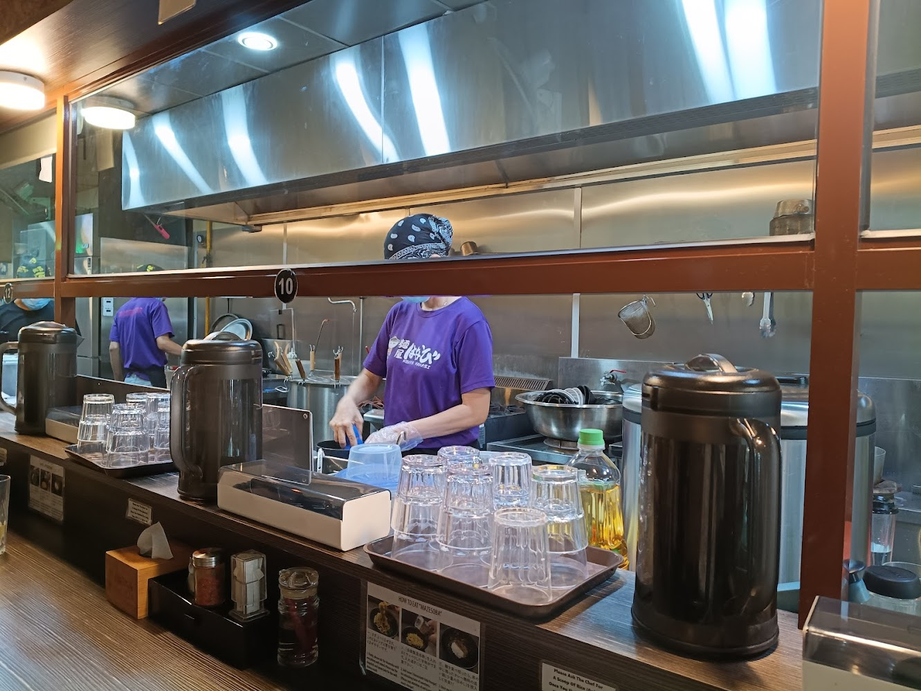 店内の様子・スタッフの活気