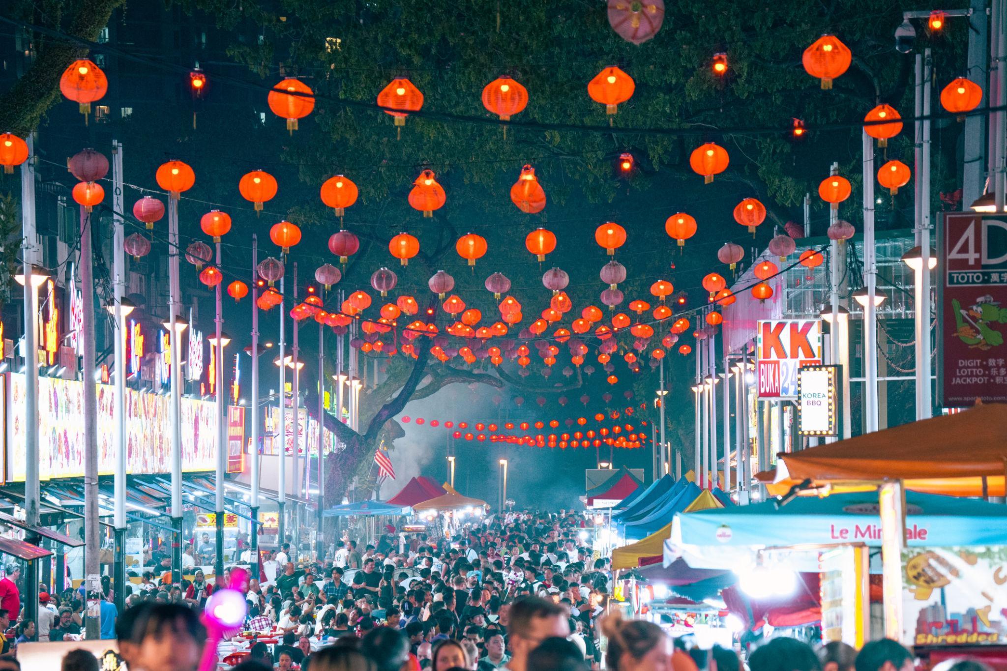 Jalan Alorの夜の風景