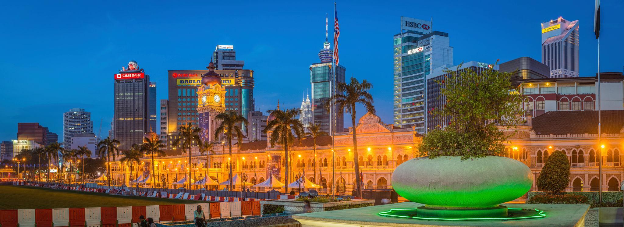 青空とムルデカ・スクエア