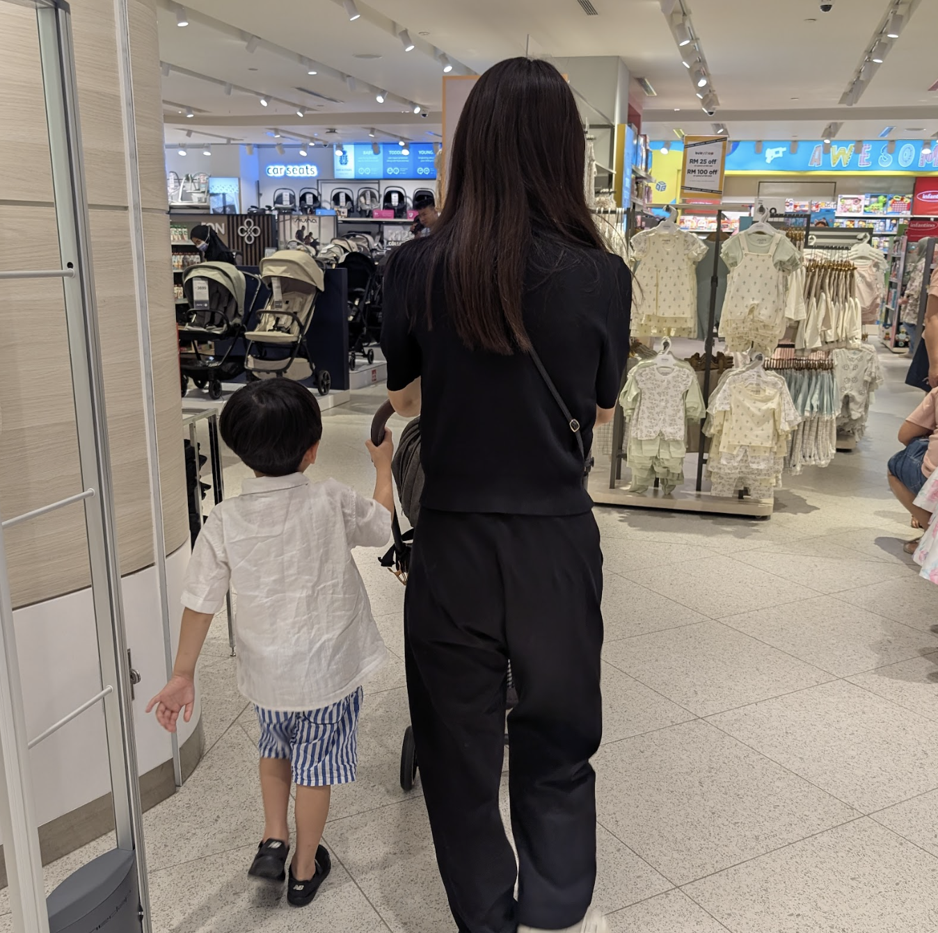 調査したスーパーの様子