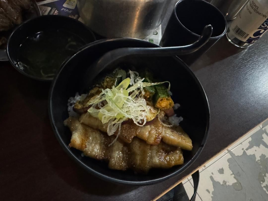 ボリューム満点の豚丼