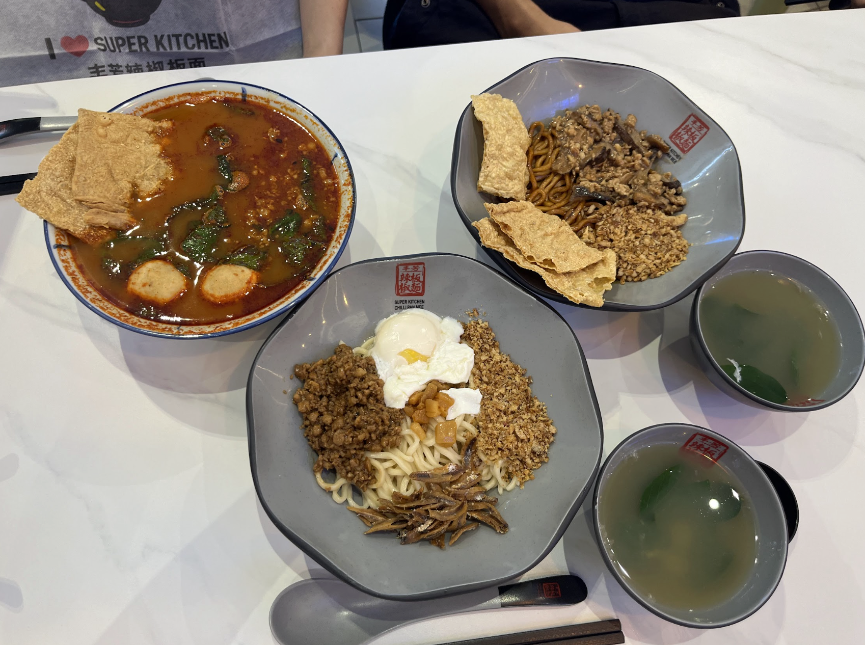 セットの優しいスープ