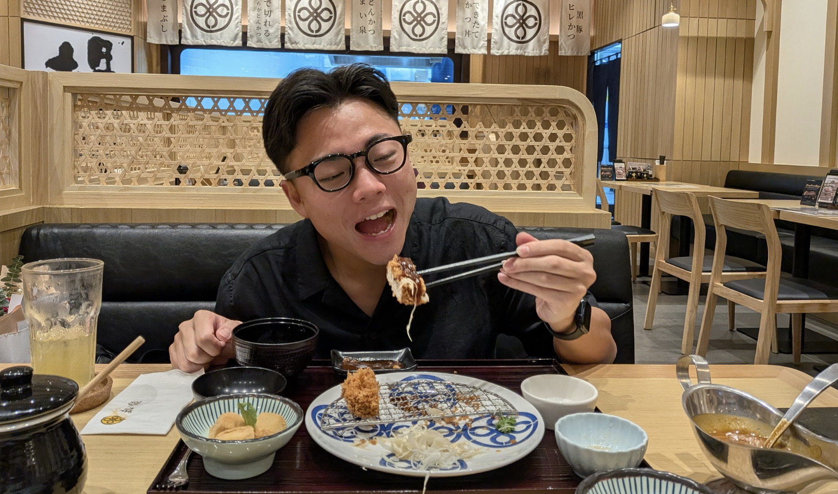 カレーソースでの味変を楽しむ