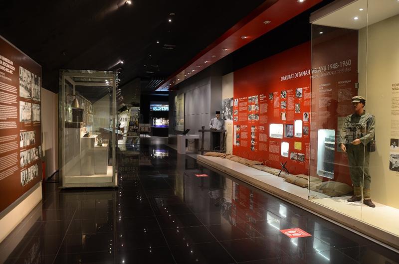 ギャラリーC・Dの近代〜独立の展示写真