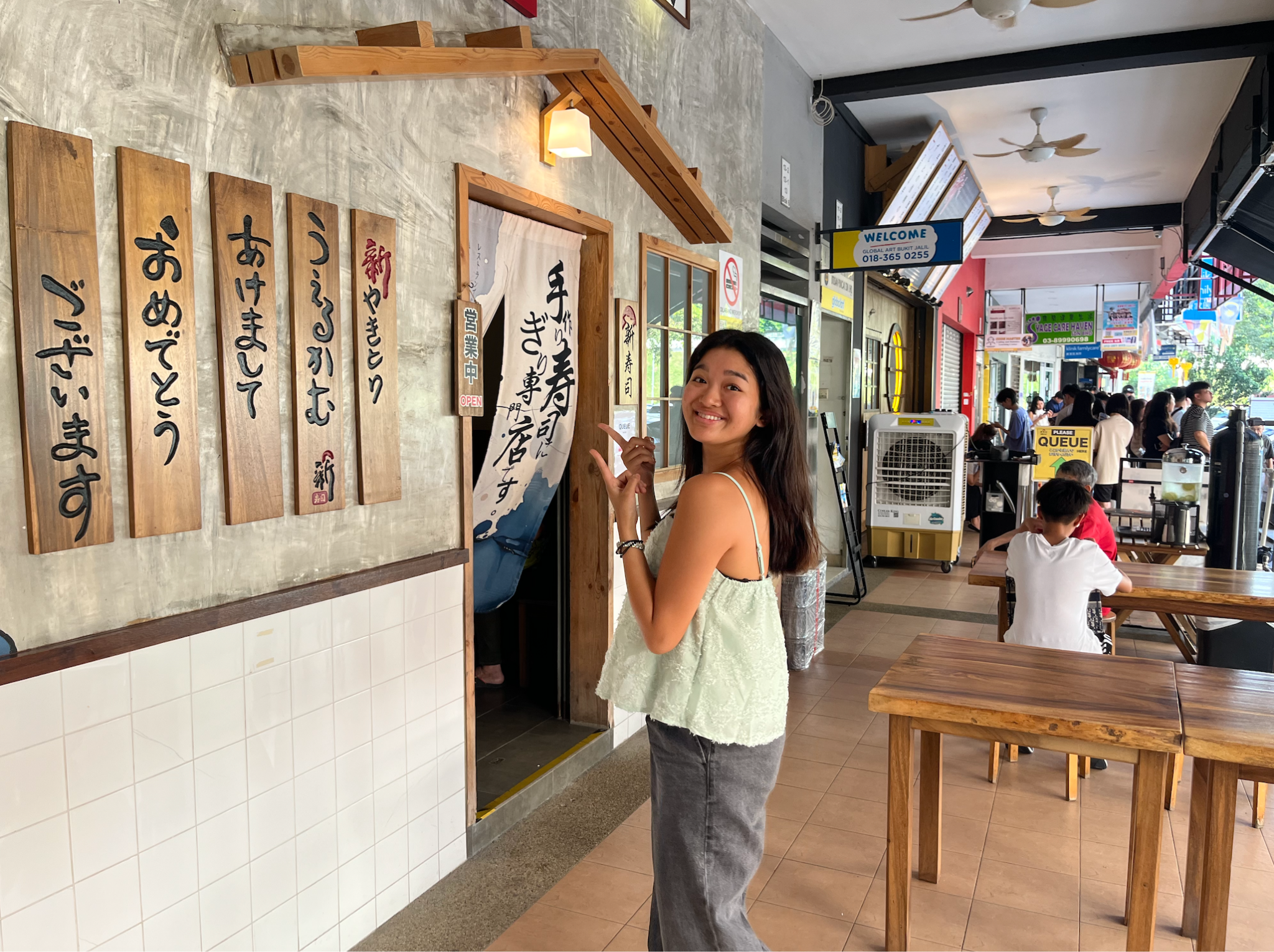 お寿司の盛り合わせと大満足のランチ