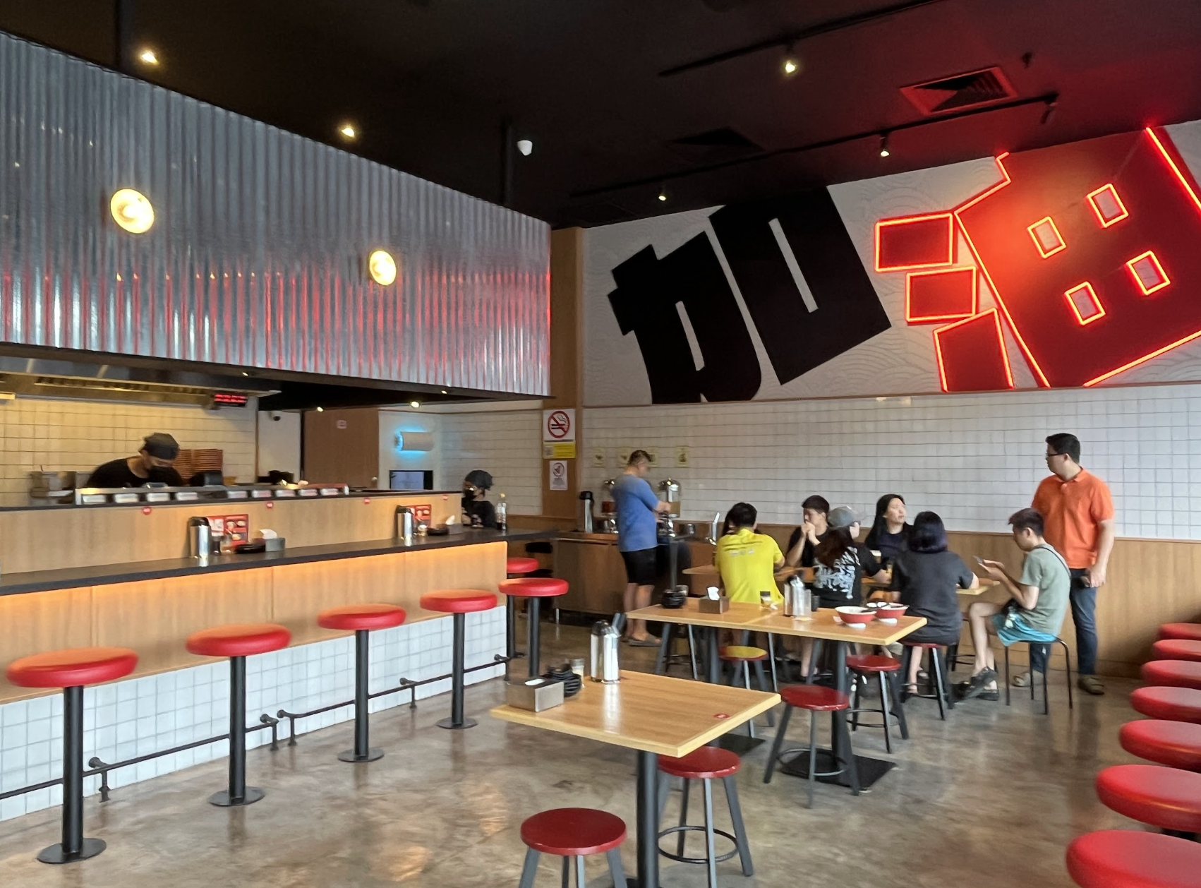 日本らしい落ち着いた雰囲気の店内