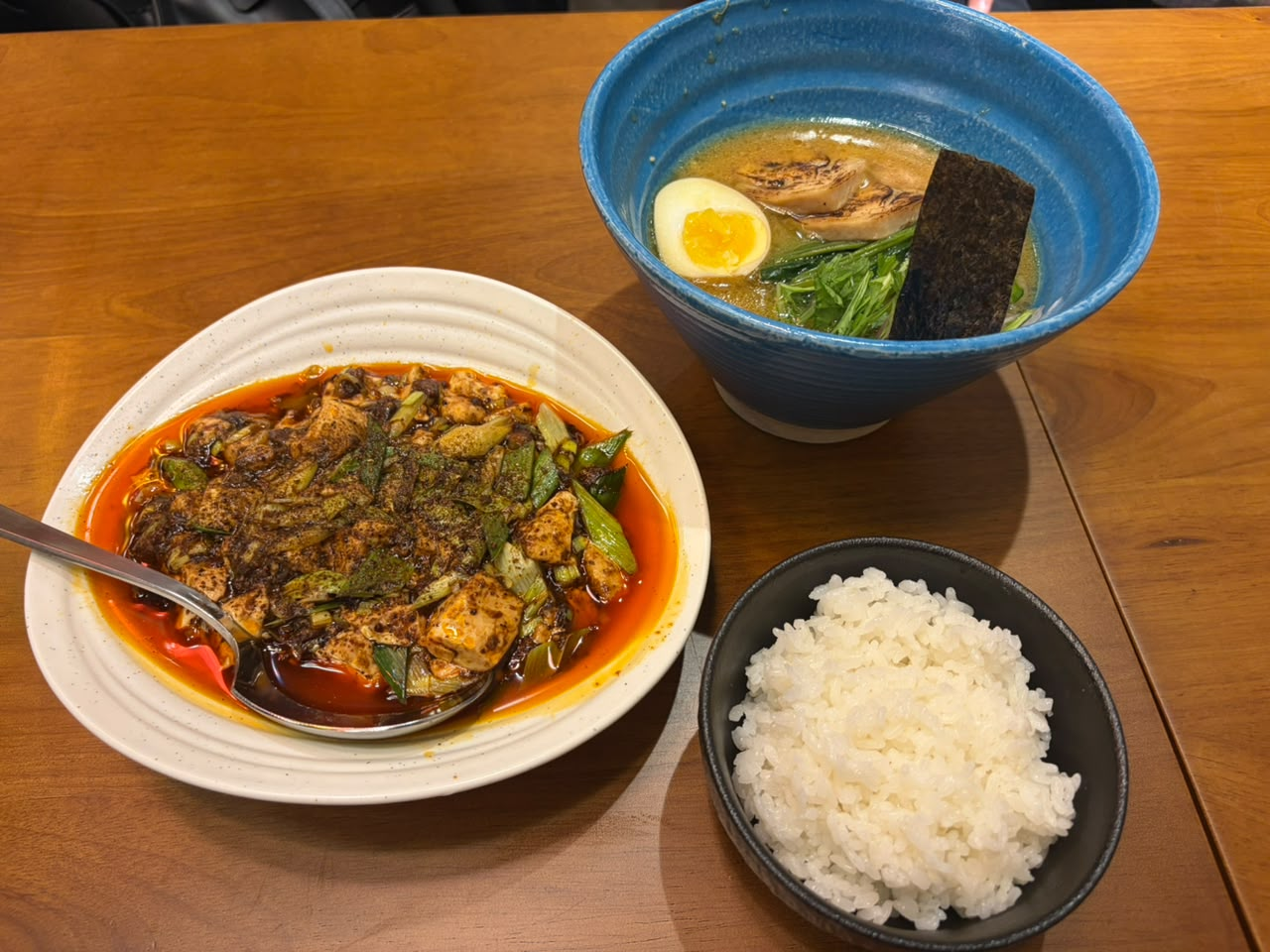 麻婆豆腐と白米