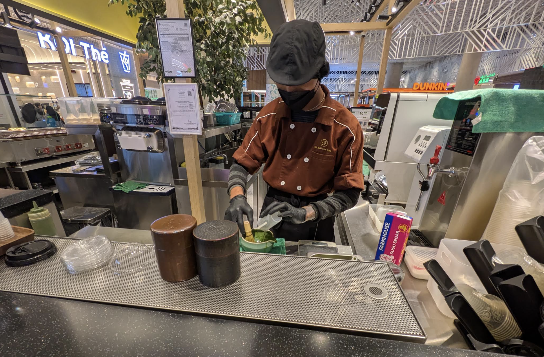 抹茶を点てる様子